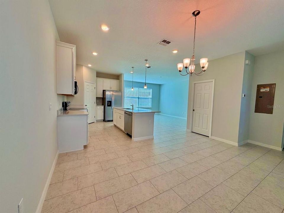 For Rent: $2,250 (3 beds, 2 baths, 1608 Square Feet)