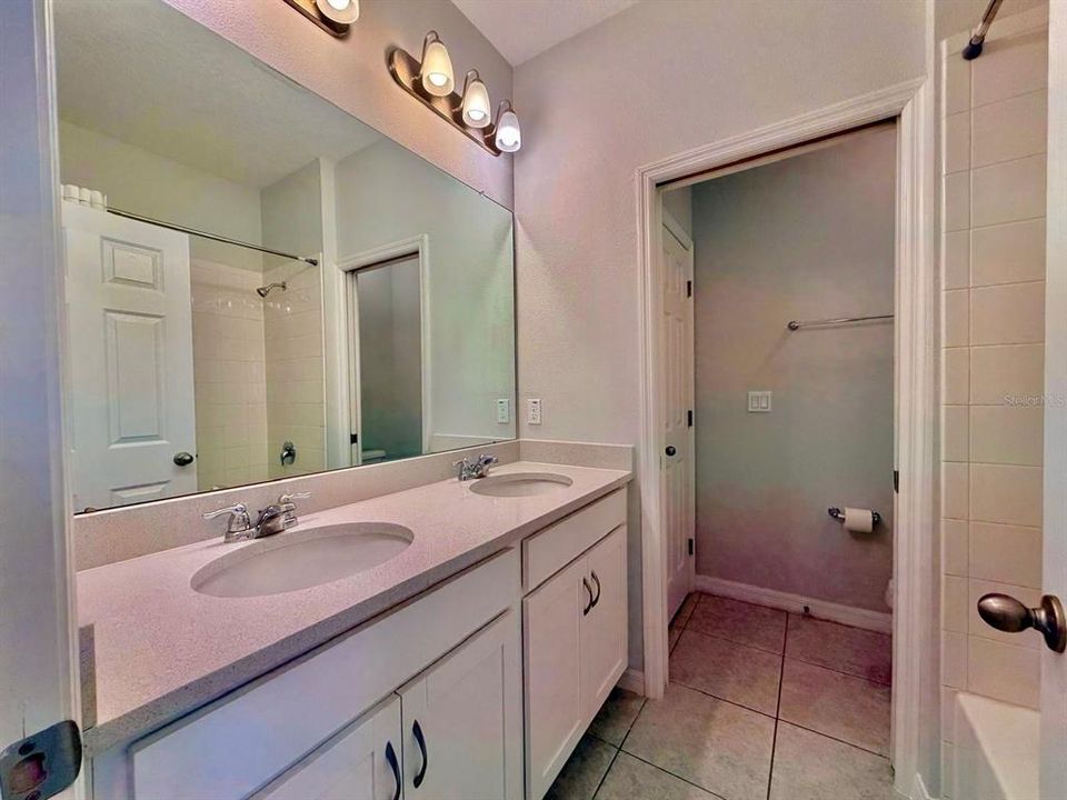 For Rent: $2,250 (3 beds, 2 baths, 1608 Square Feet)