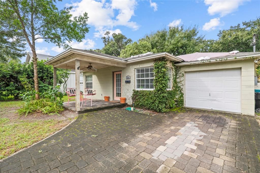 For Sale: $415,000 (2 beds, 1 baths, 715 Square Feet)