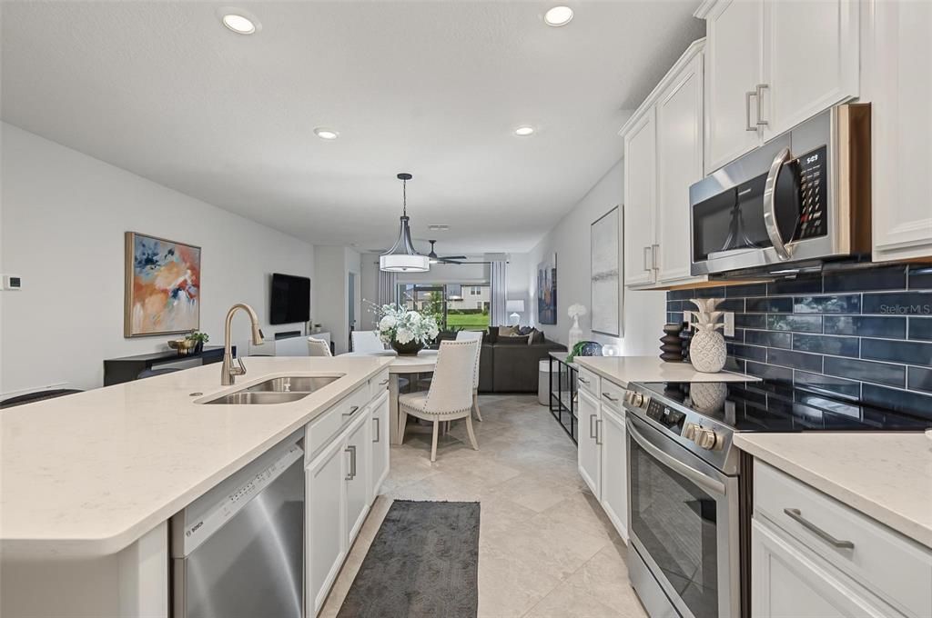 For Sale: $275,000 (2 beds, 2 baths, 1405 Square Feet)