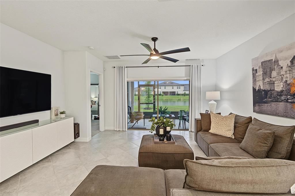 For Sale: $275,000 (2 beds, 2 baths, 1405 Square Feet)