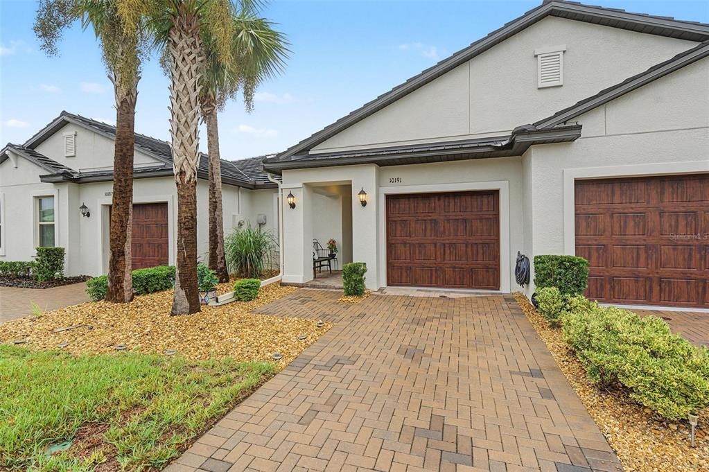 For Sale: $275,000 (2 beds, 2 baths, 1405 Square Feet)