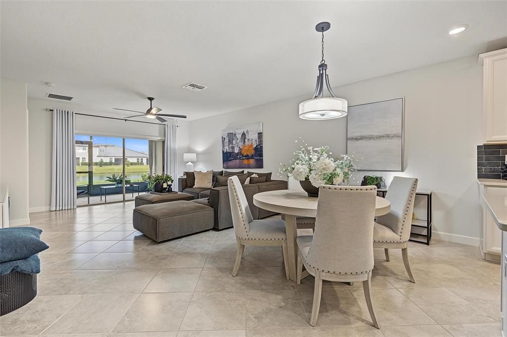 For Sale: $275,000 (2 beds, 2 baths, 1405 Square Feet)