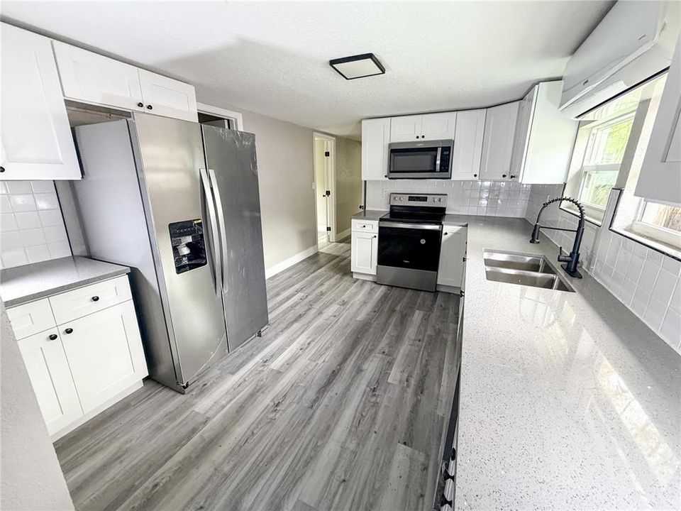 На продажу: $165,000 (2 спален, 2 ванн, 1052 Квадратных фут)