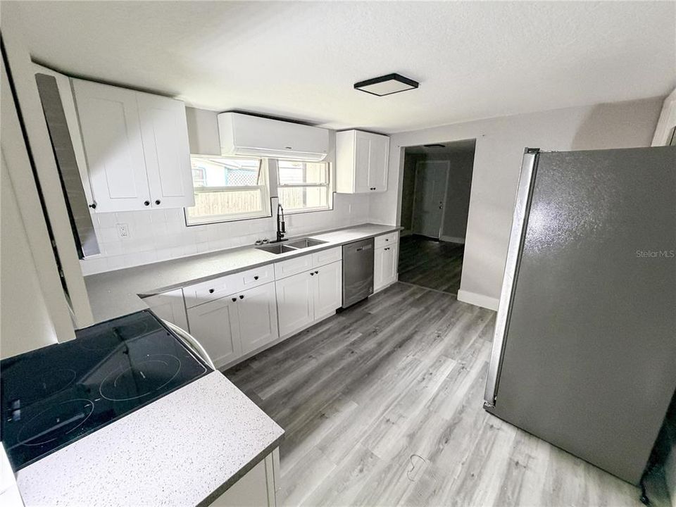 На продажу: $165,000 (2 спален, 2 ванн, 1052 Квадратных фут)