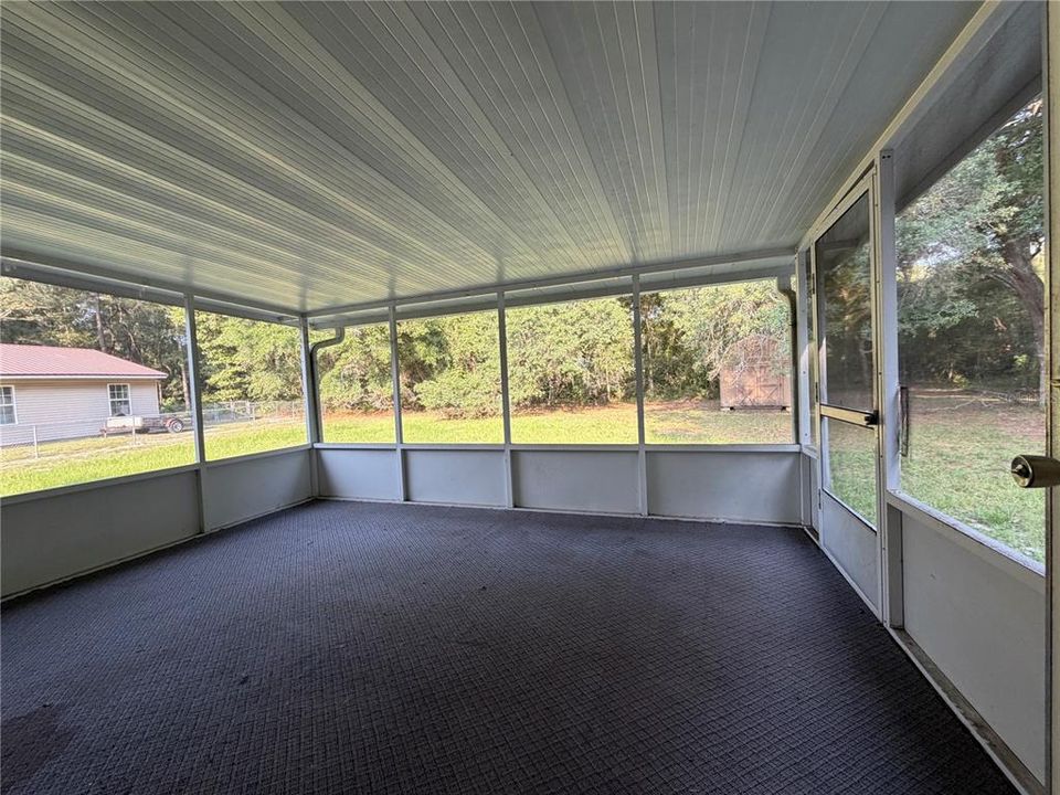 For Sale: $165,000 (3 beds, 2 baths, 1404 Square Feet)