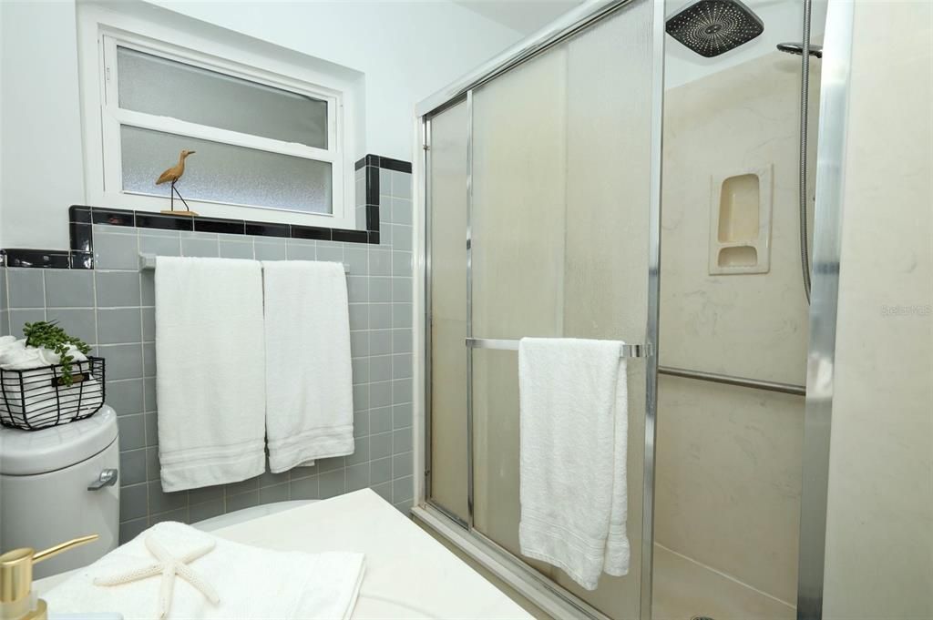 На продажу: $297,000 (3 спален, 1 ванн, 1786 Квадратных фут)