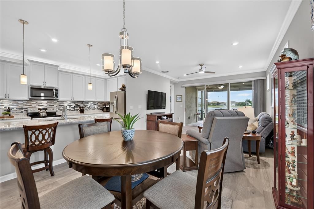 For Sale: $354,500 (2 beds, 2 baths, 1432 Square Feet)