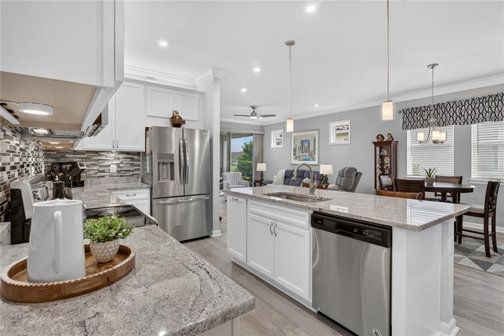 For Sale: $354,500 (2 beds, 2 baths, 1432 Square Feet)