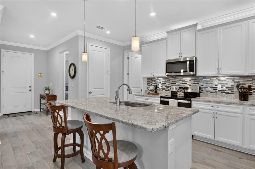 For Sale: $354,500 (2 beds, 2 baths, 1432 Square Feet)