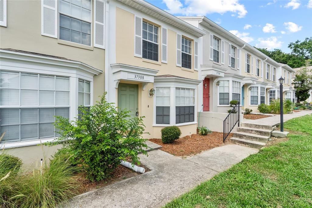 На продажу: $165,000 (2 спален, 1 ванн, 958 Квадратных фут)