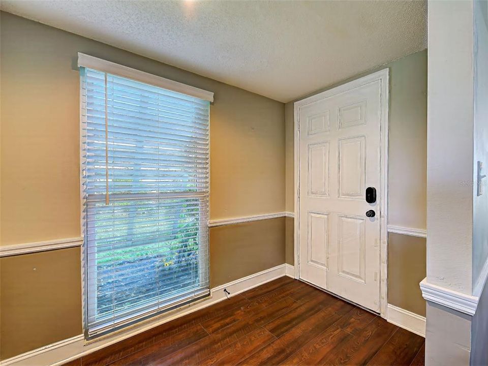 For Sale: $249,900 (2 beds, 2 baths, 1175 Square Feet)