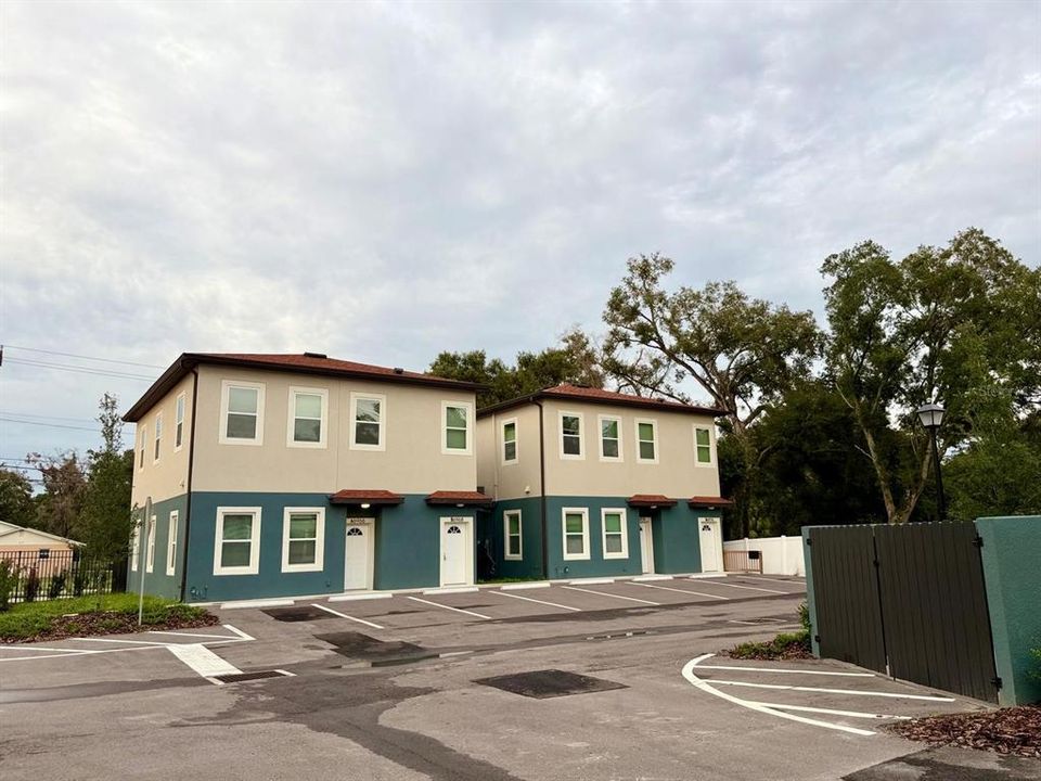 For Rent: $2,400 (3 beds, 2 baths, 1264 Square Feet)