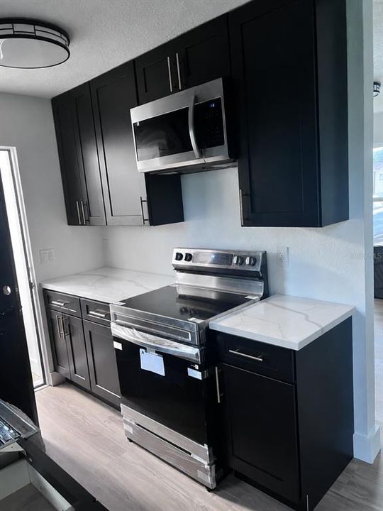 В аренду: $1,950 (3 спален, 1 ванн, 814 Квадратных фут)