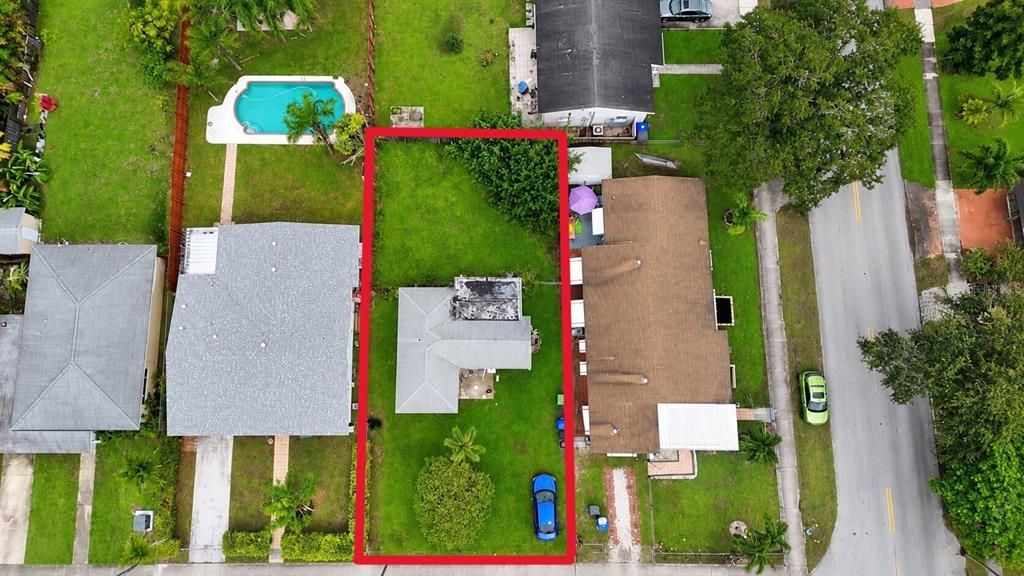 На продажу: $249,900 (2 спален, 1 ванн, 796 Квадратных фут)