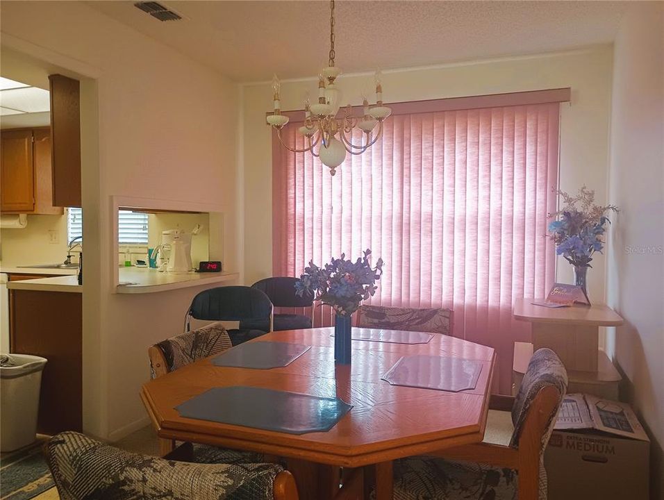 En Venta: $286,000 (2 camas, 2 baños, 1429 Pies cuadrados)
