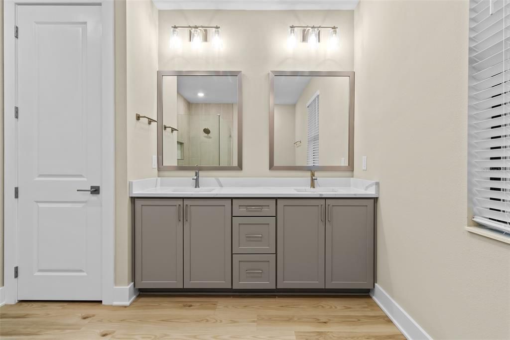 For Sale: $579,900 (4 beds, 3 baths, 2532 Square Feet)