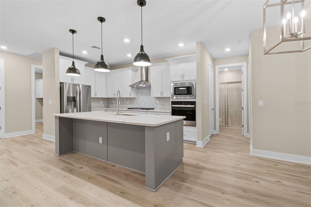 For Sale: $579,900 (4 beds, 3 baths, 2532 Square Feet)