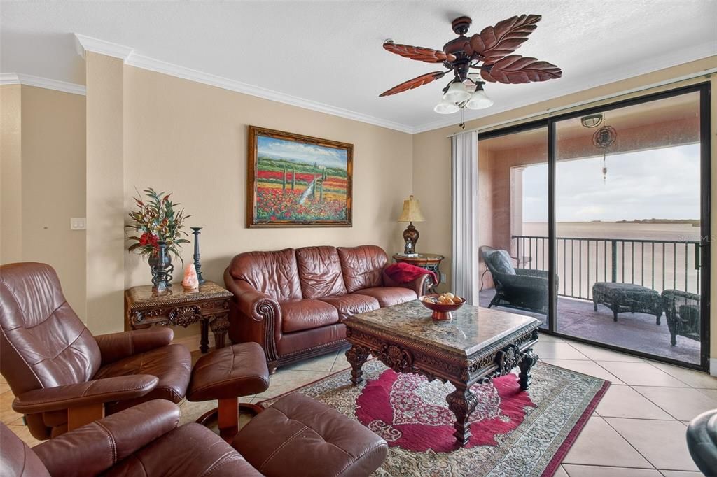 For Rent: $3,200 (2 beds, 2 baths, 1350 Square Feet)