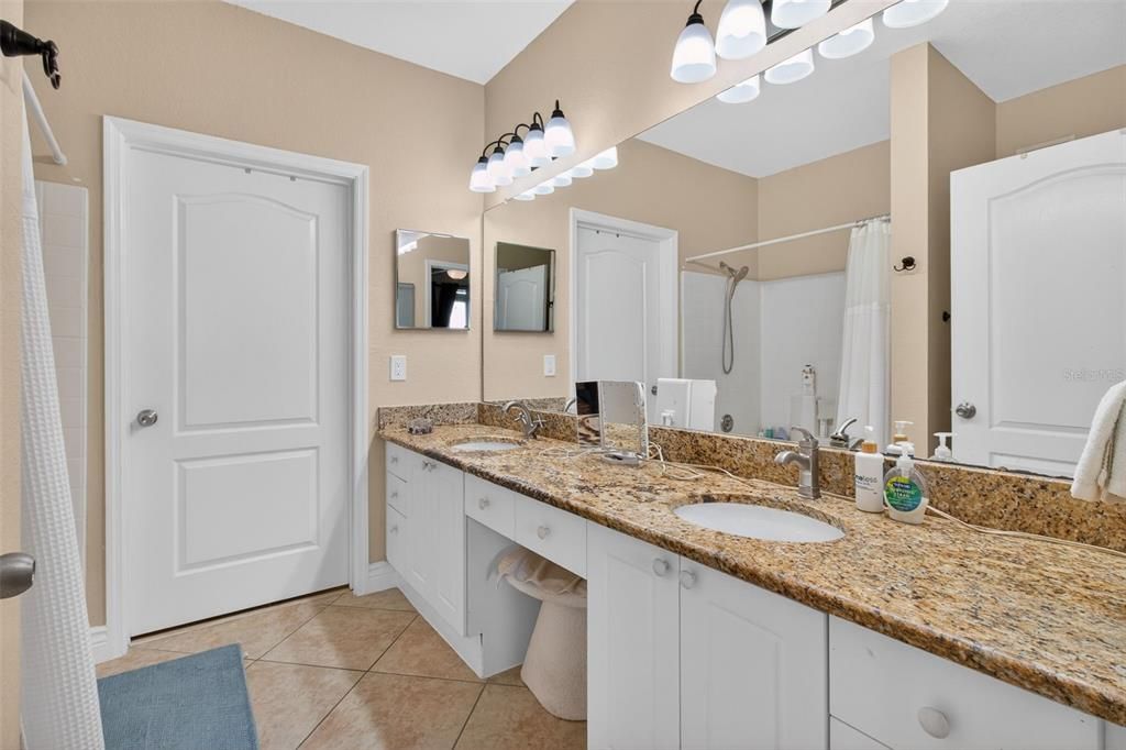 For Rent: $3,200 (2 beds, 2 baths, 1350 Square Feet)