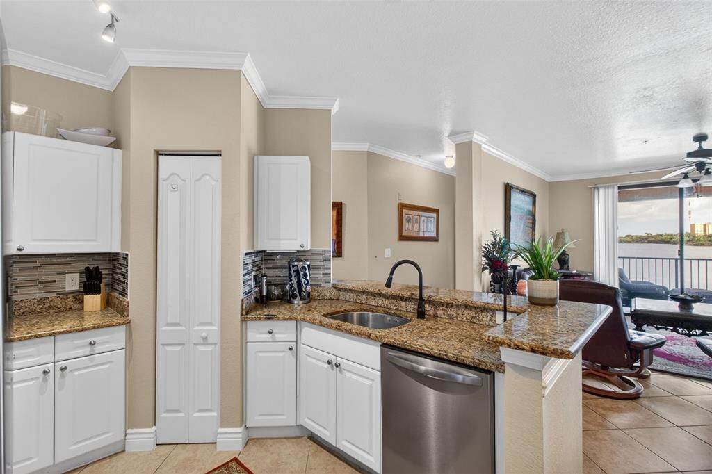 For Rent: $3,200 (2 beds, 2 baths, 1350 Square Feet)