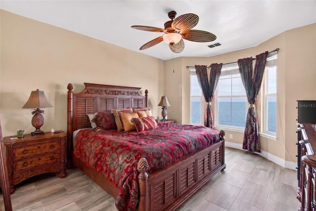 For Rent: $3,200 (2 beds, 2 baths, 1350 Square Feet)