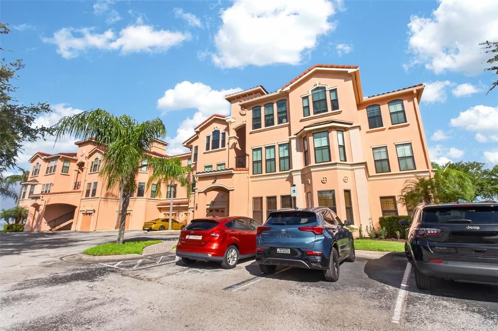 For Rent: $3,200 (2 beds, 2 baths, 1350 Square Feet)