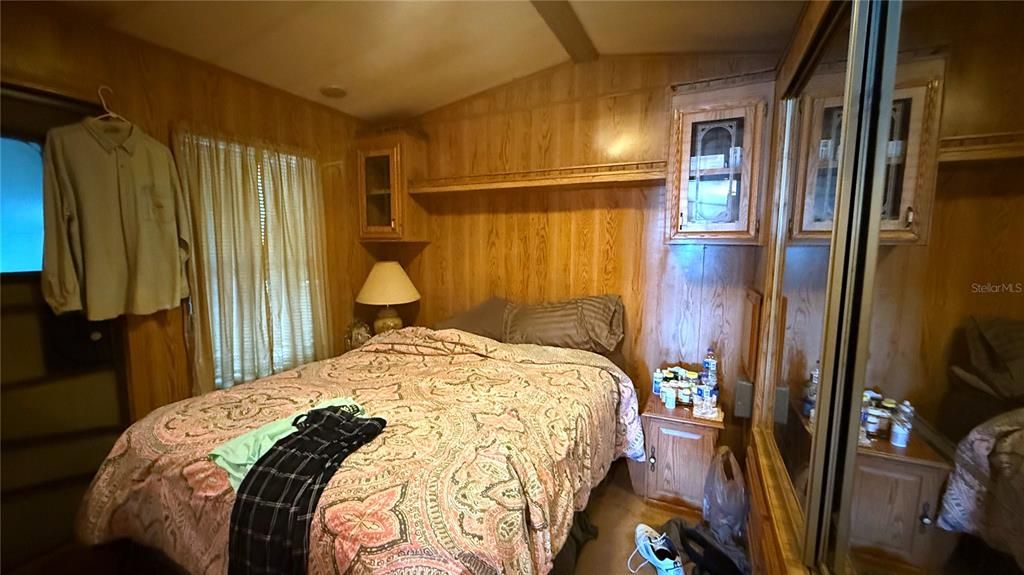 For Sale: $115,000 (1 beds, 1 baths, 409 Square Feet)