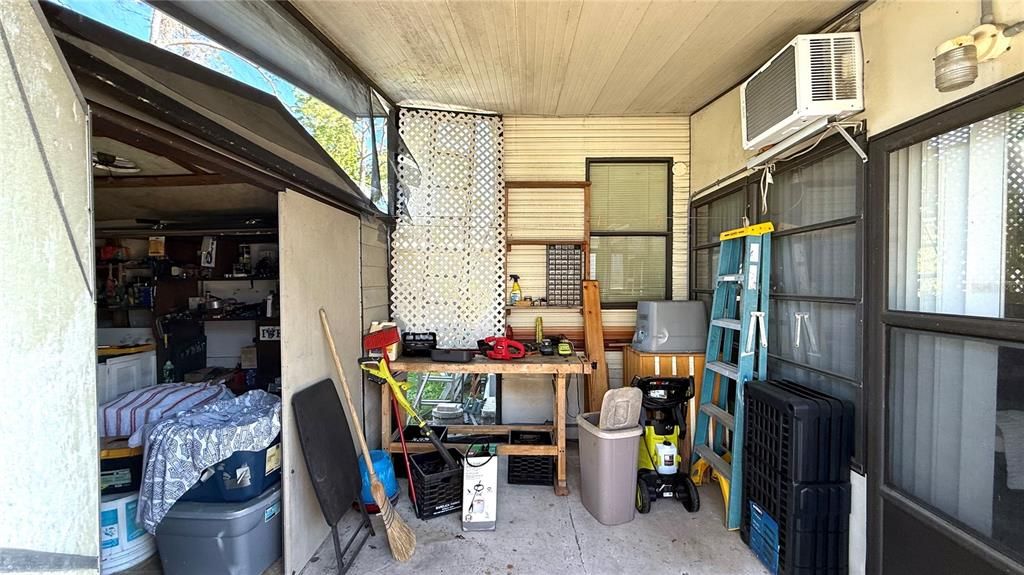 For Sale: $115,000 (1 beds, 1 baths, 409 Square Feet)