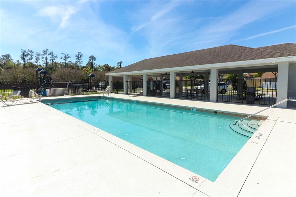 En Venta: $429,900 (4 camas, 2 baños, 1725 Pies cuadrados)
