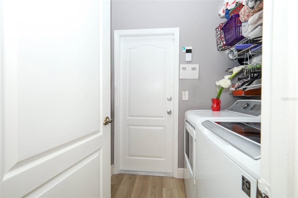 En Venta: $429,900 (4 camas, 2 baños, 1725 Pies cuadrados)