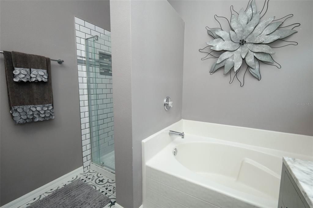 En Venta: $429,900 (4 camas, 2 baños, 1725 Pies cuadrados)