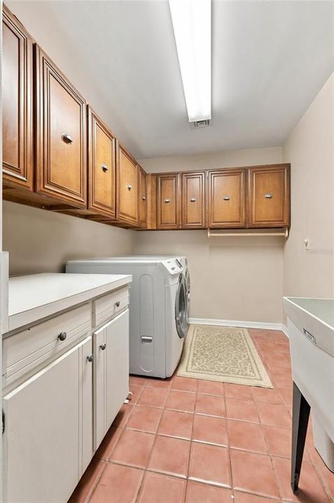 En Venta: $750,000 (6 camas, 3 baños, 3438 Pies cuadrados)