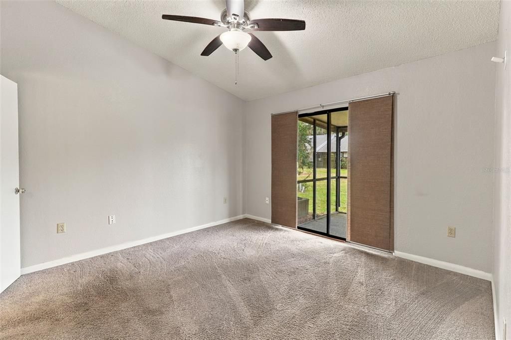 For Sale: $149,900 (2 beds, 2 baths, 959 Square Feet)