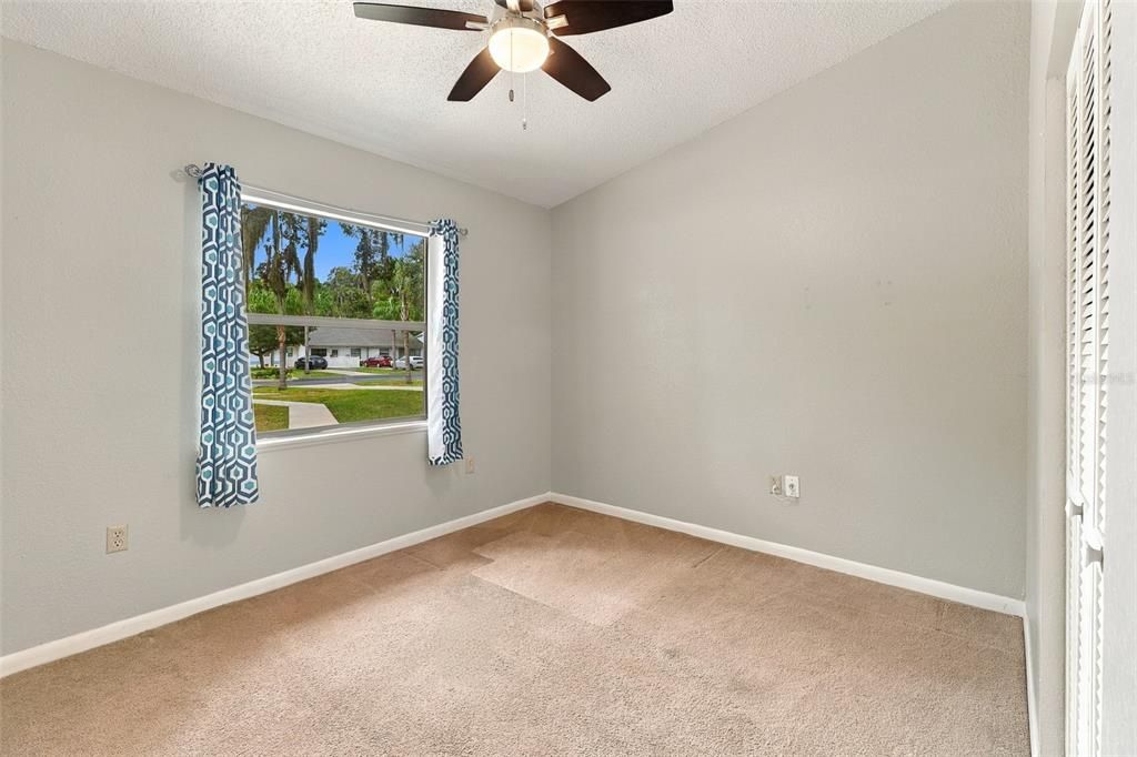 For Sale: $149,900 (2 beds, 2 baths, 959 Square Feet)