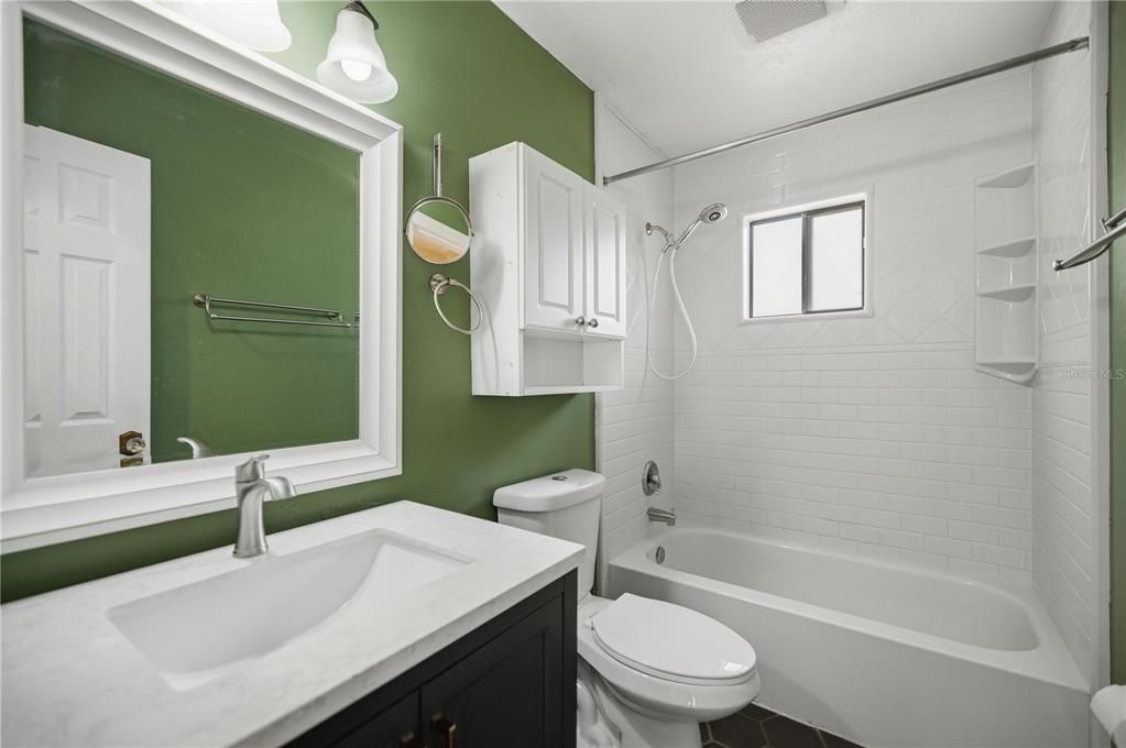 На продажу: $235,000 (3 спален, 1 ванн, 1008 Квадратных фут)