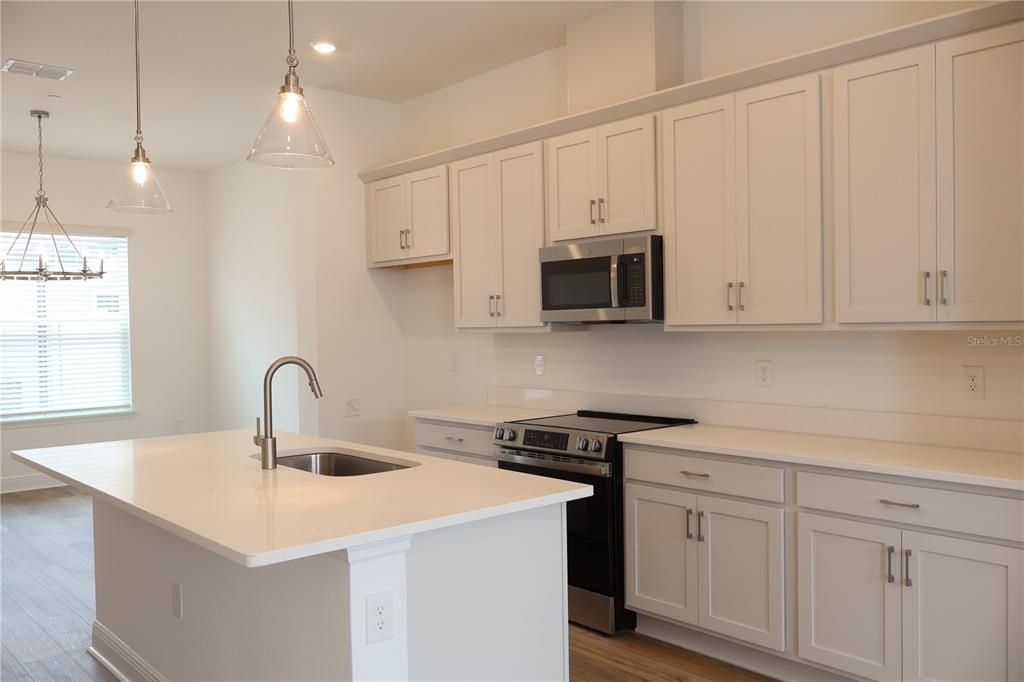For Rent: $3,500 (3 beds, 2 baths, 1649 Square Feet)