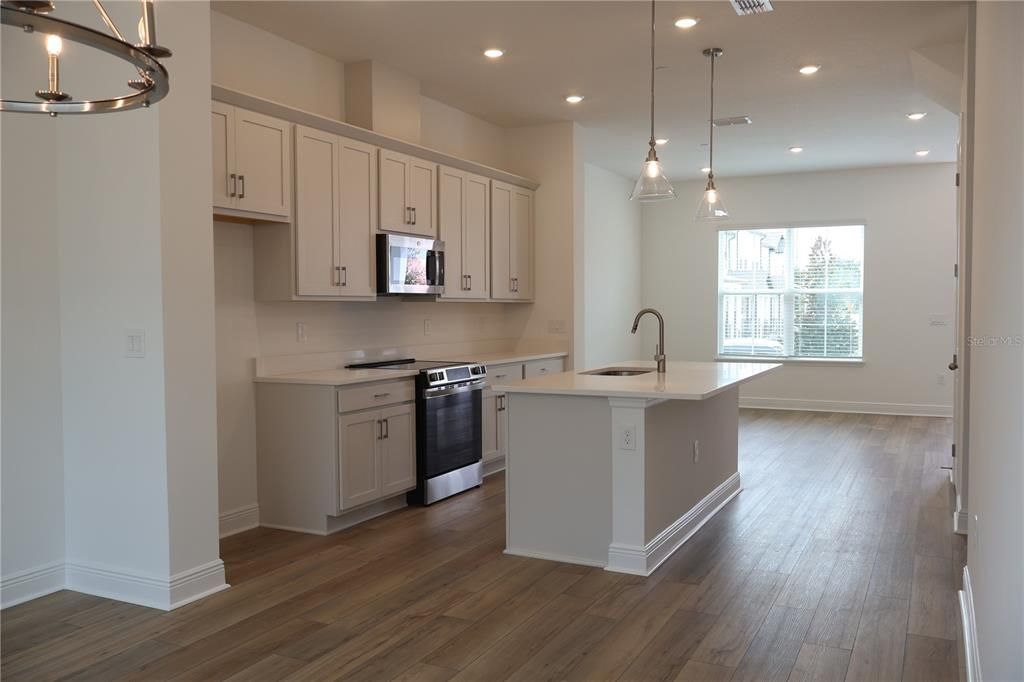 For Rent: $3,500 (3 beds, 2 baths, 1649 Square Feet)