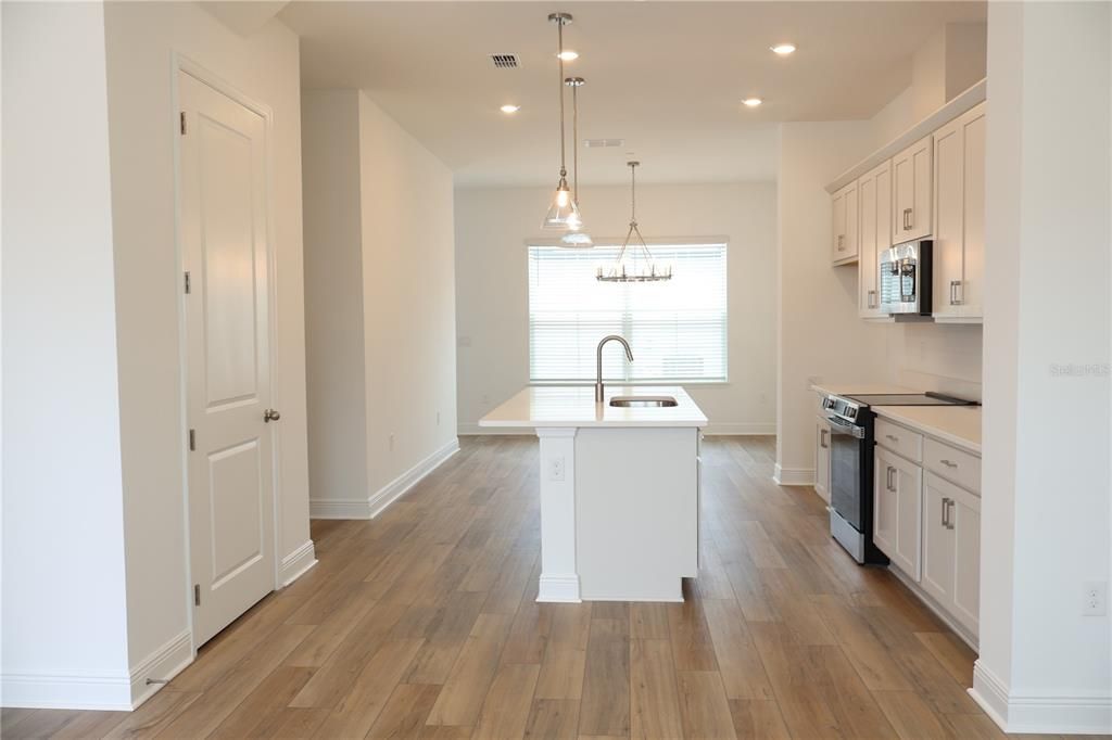 For Rent: $3,500 (3 beds, 2 baths, 1649 Square Feet)