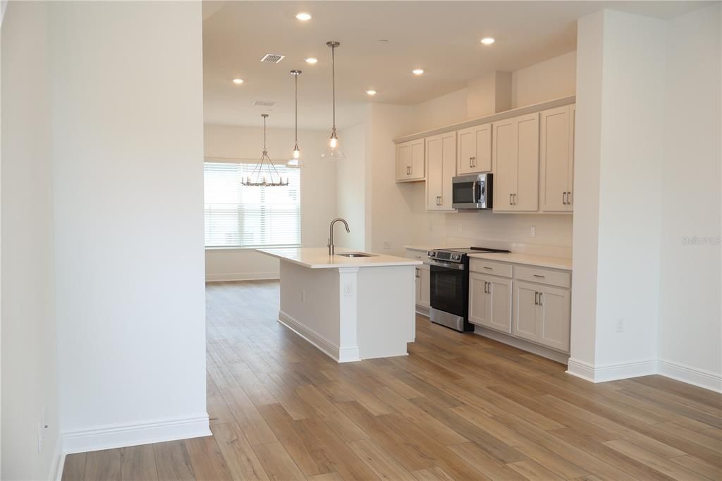 For Rent: $3,500 (3 beds, 2 baths, 1649 Square Feet)