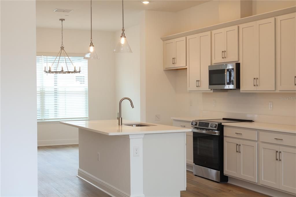 For Rent: $3,500 (3 beds, 2 baths, 1649 Square Feet)