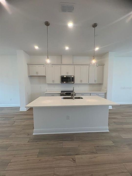For Rent: $3,500 (3 beds, 2 baths, 1649 Square Feet)