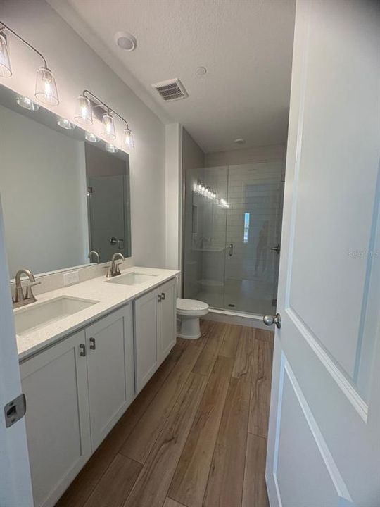 For Rent: $3,500 (3 beds, 2 baths, 1649 Square Feet)