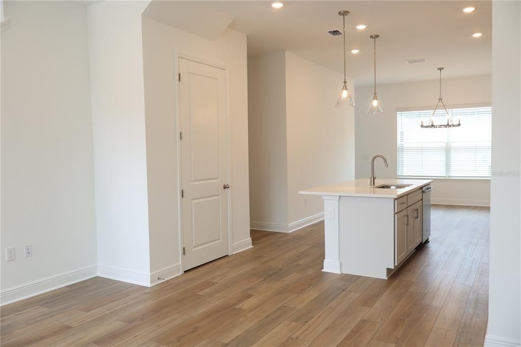 For Rent: $3,500 (3 beds, 2 baths, 1649 Square Feet)