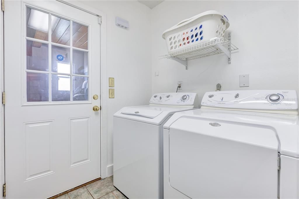 En Venta: $405,000 (3 camas, 2 baños, 1867 Pies cuadrados)