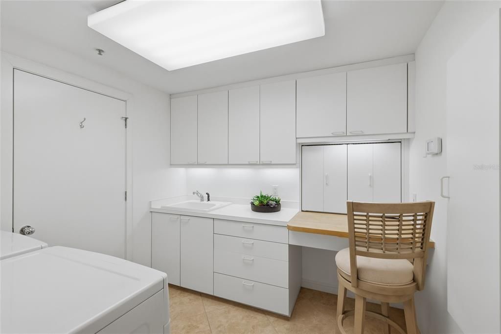 На продажу: $1,495,000 (3 спален, 2 ванн, 3067 Квадратных фут)