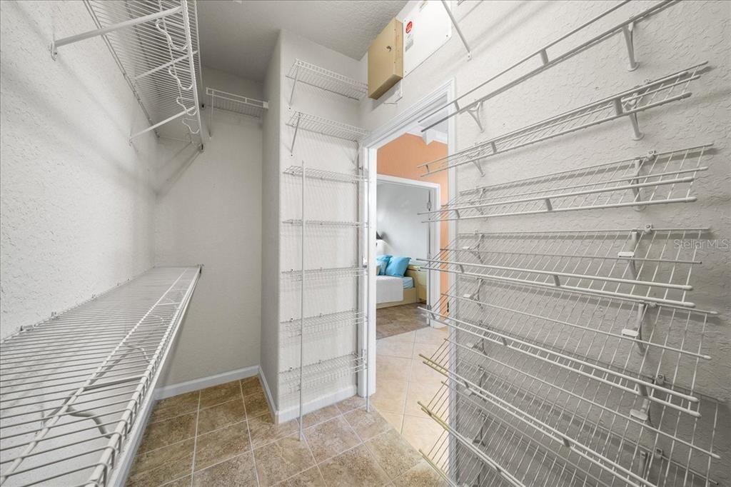 На продажу: $368,500 (3 спален, 2 ванн, 1714 Квадратных фут)