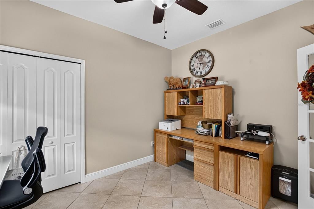 For Sale: $305,000 (3 beds, 2 baths, 1532 Square Feet)