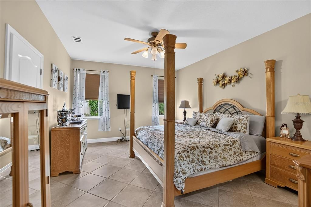 For Sale: $305,000 (3 beds, 2 baths, 1532 Square Feet)
