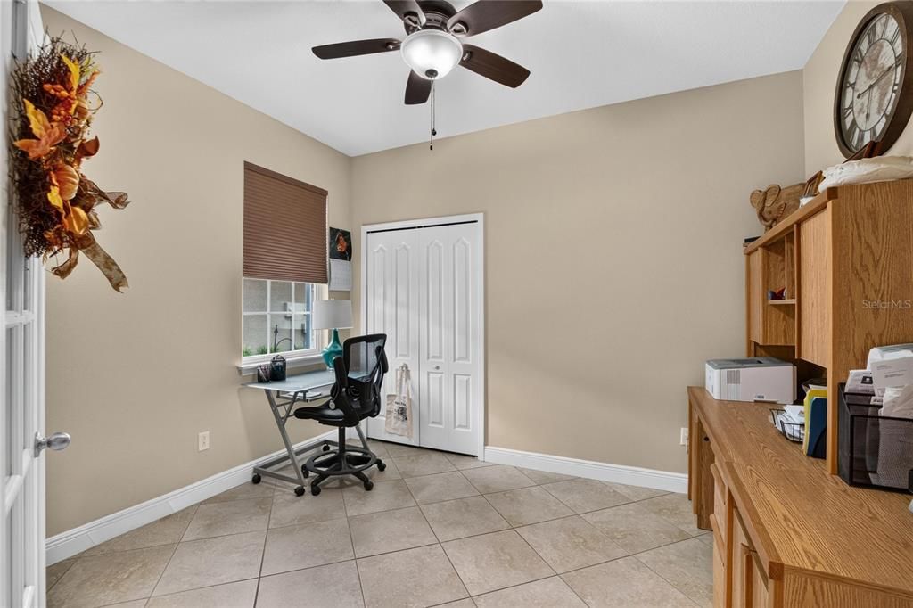 For Sale: $305,000 (3 beds, 2 baths, 1532 Square Feet)
